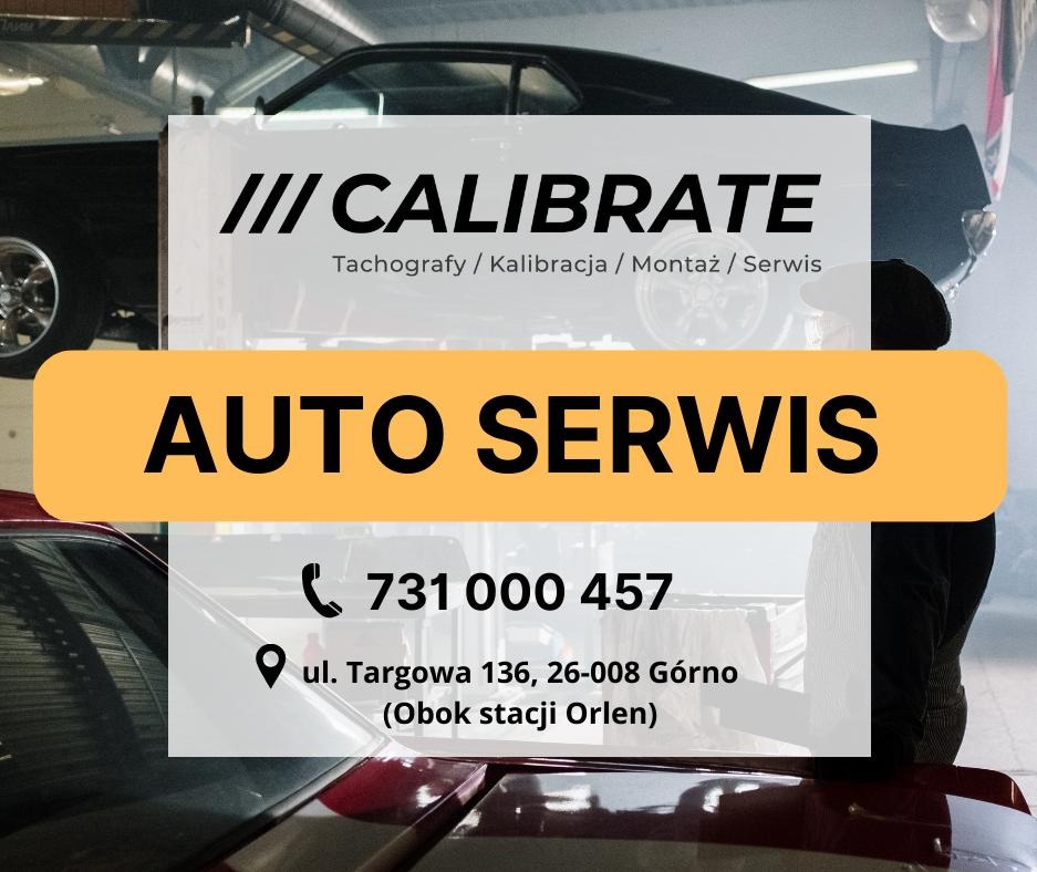 Grafika reklamowa warsztatu samochodowego CALIBRATE z numerem telefonu i adresem, na tle częściowo widocznych samochodów w warsztacie.