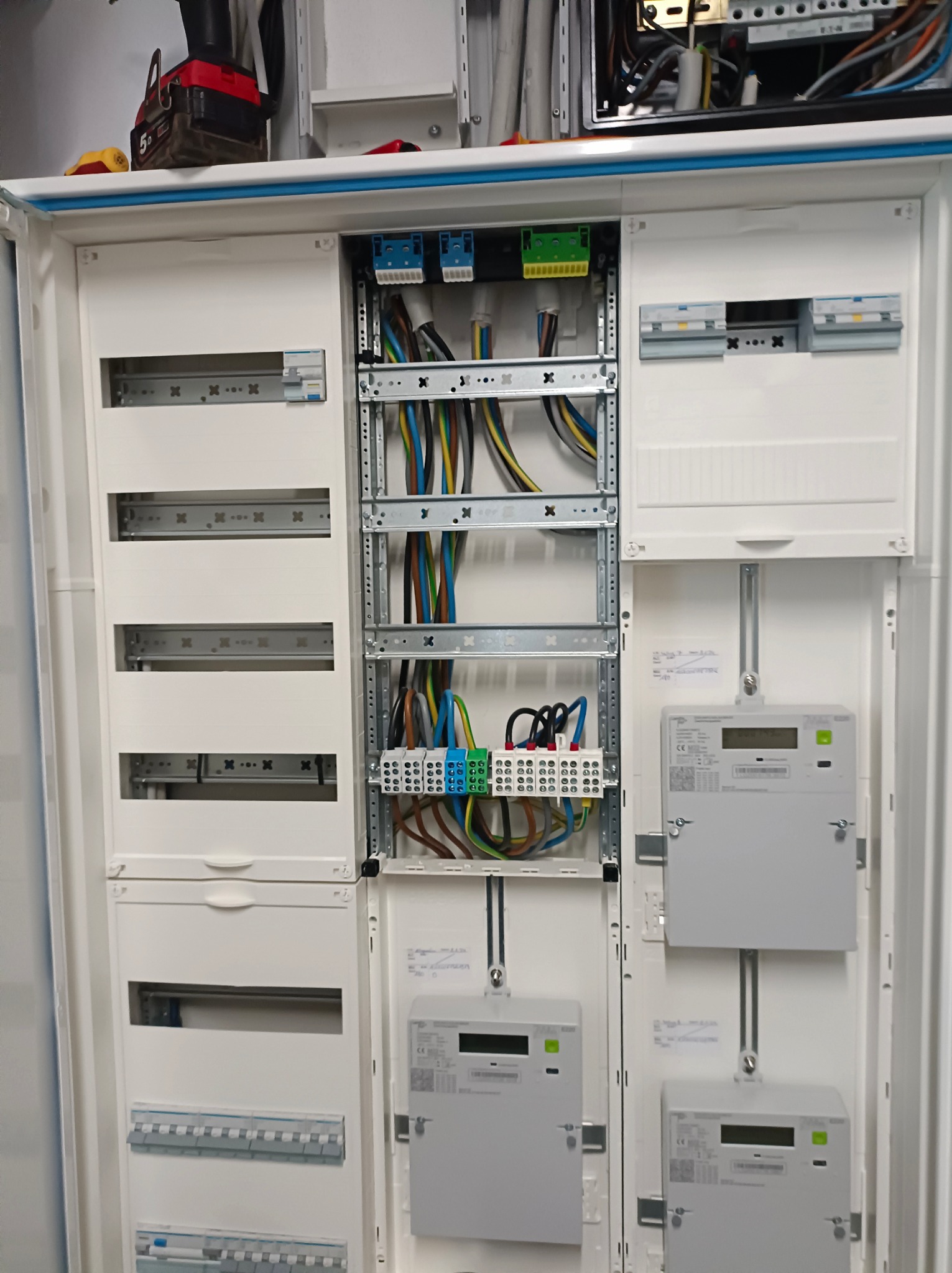 Przyłączenie instalacji fotowoltaicznej do sieci domowej - Niemcy