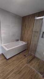 Oferujemy remont łazienki pod klucz – od projektu po wykończenie, zapewniając pełną funkcjonalność.