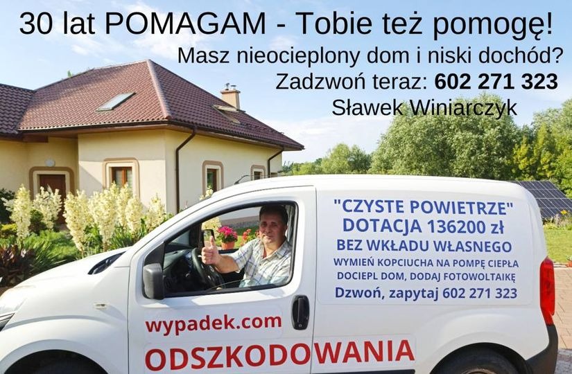 Biały samochód dostawczy z reklamą programu 'Czyste Powietrze', dotacja 136200 zł, bez wkładu własnego, wymiana kopciucha na pompę ciepła, docieplenie domu, fotowoltaika, kierowca z uniesionym...