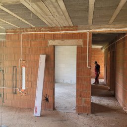 Koryto pod przewody do telewizora