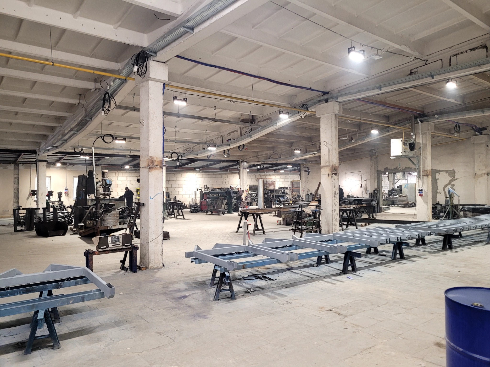 Trasy kablowe, instalacja oświetleniowa hali