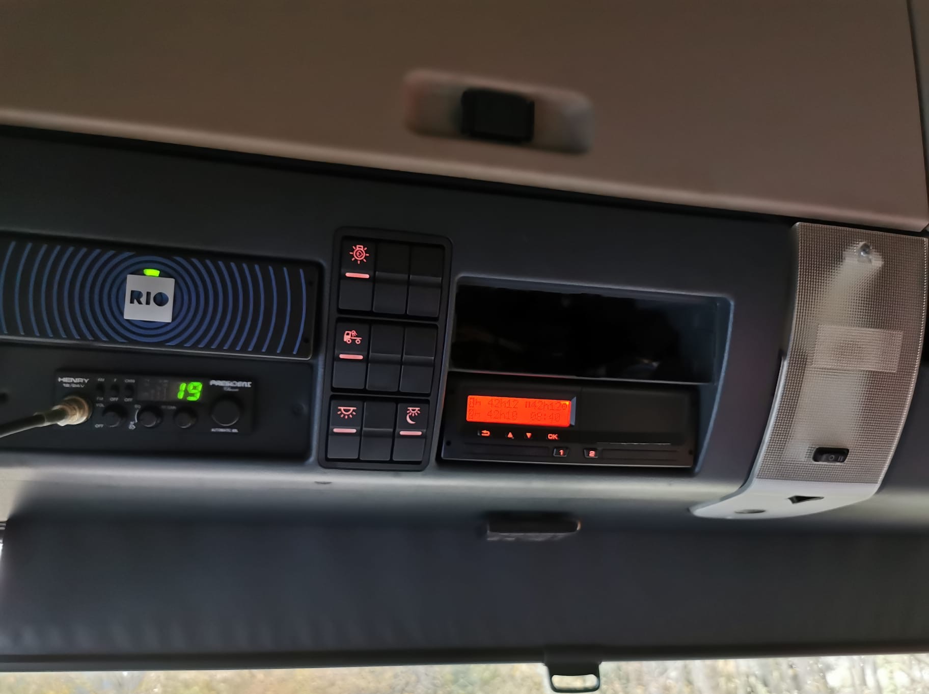 Automatyczne pobieranie danych z tacho i kart kierowców