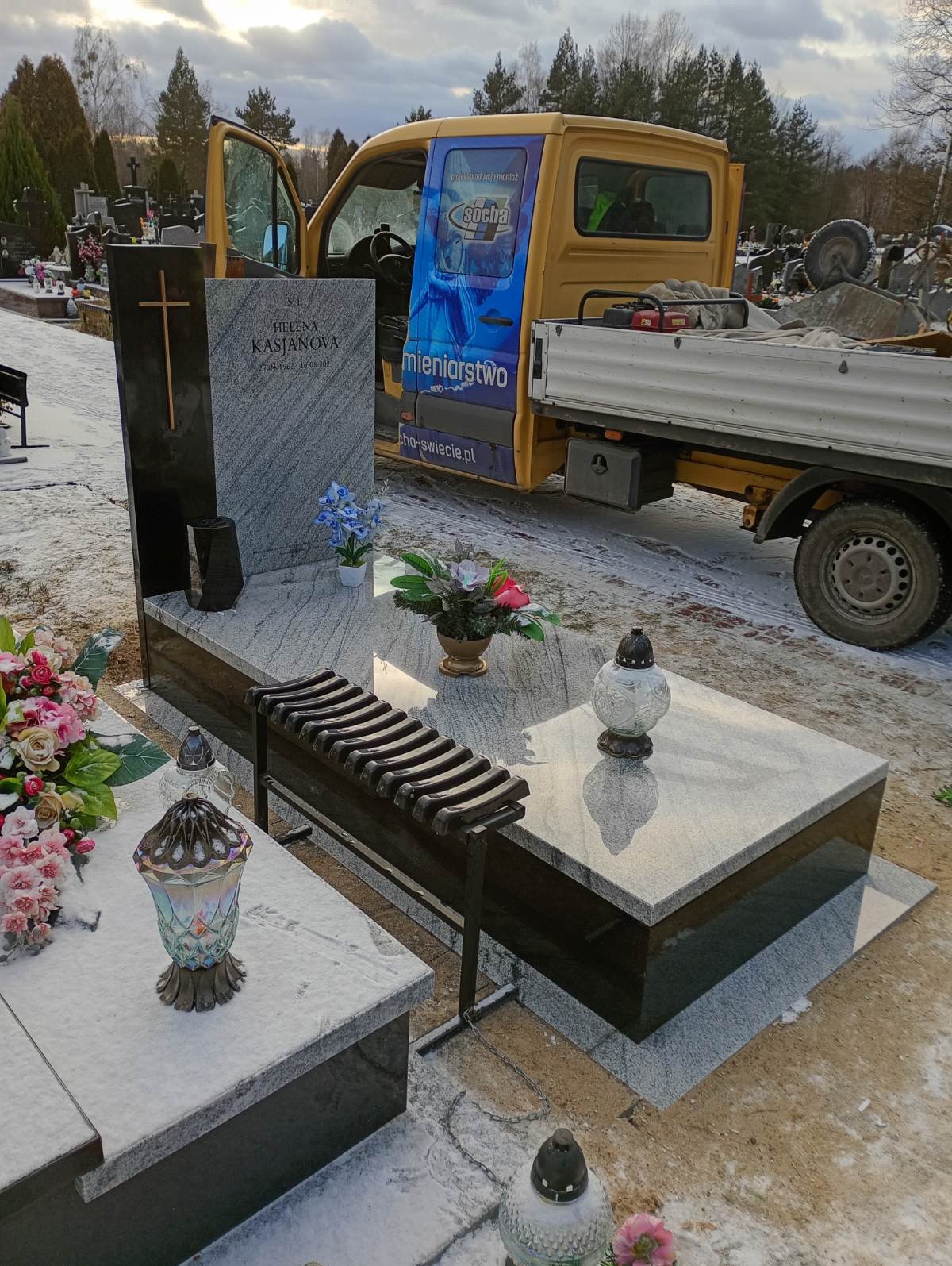 Pomnik 120x 250 cm. Cmentarz Kobyłka koło Warszawy.