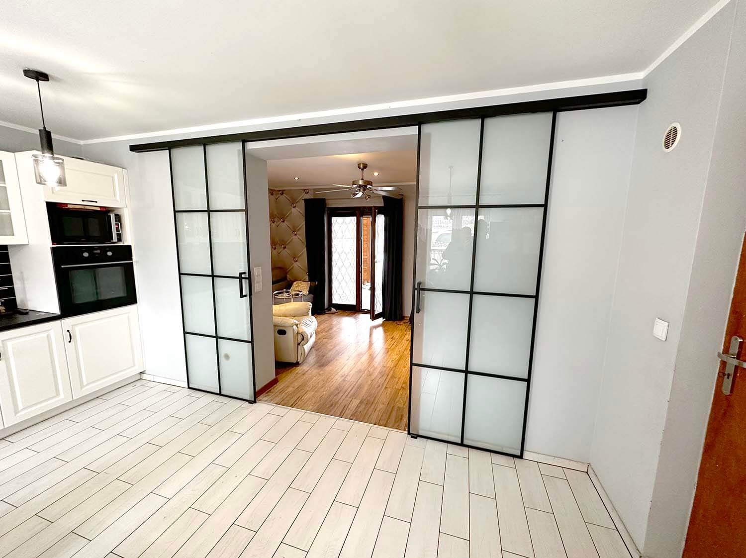 Drzwi dwuskrzydłowe przesuwne