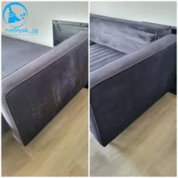 Porównanie: fragment sofy z ciemnej tapicerki przed i po czyszczeniu, widoczne wyraźne ślady zabrudzeń usunięte przez pranie, obok sofy stoi telewizor.