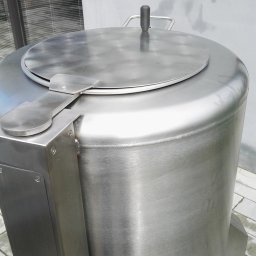 Wykonujemy i serwisujemy również maszyny do przemysłu spożywczego. Na zdjęciu mieszalnik do wyrobu ciasta. 