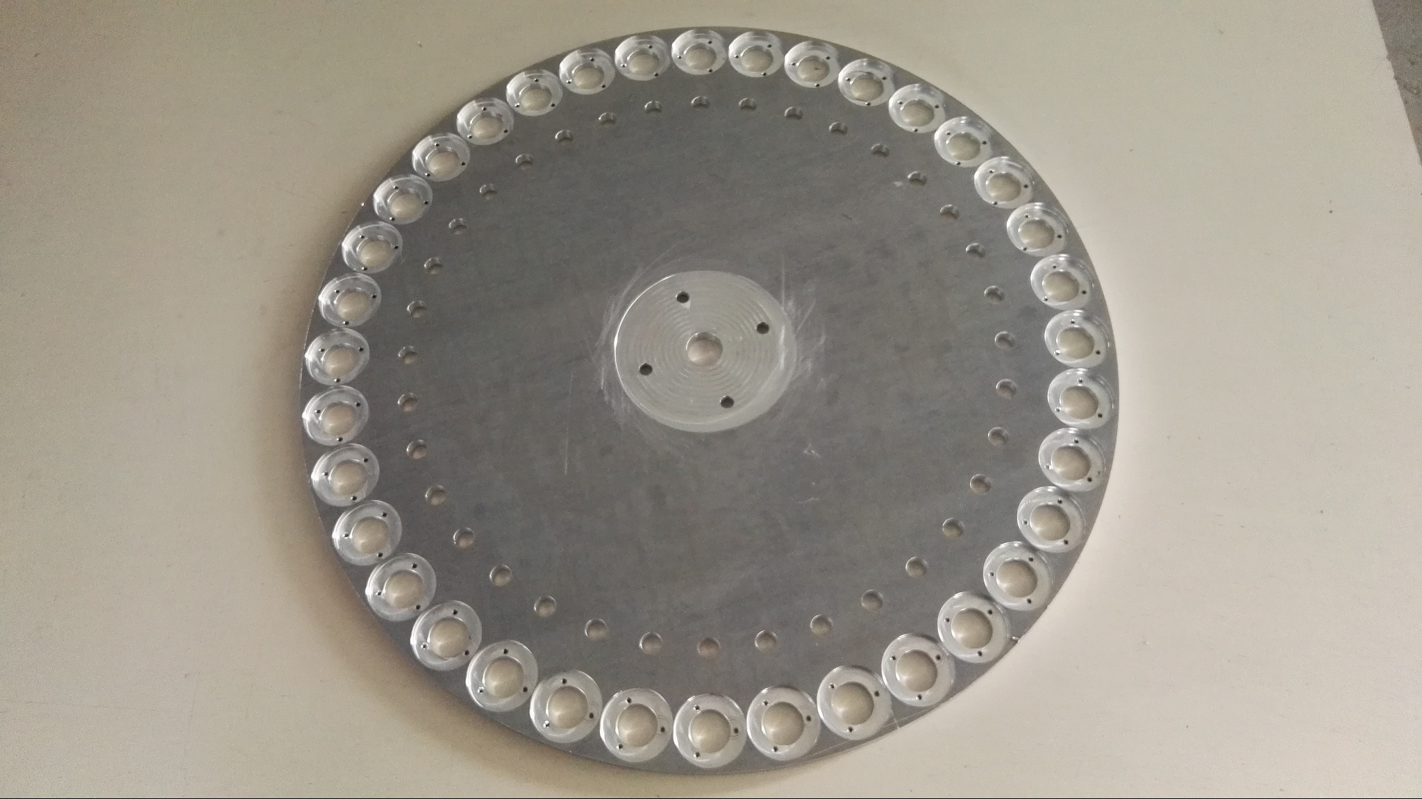 Element wykorzystywany przy precyzyjnych wagach.