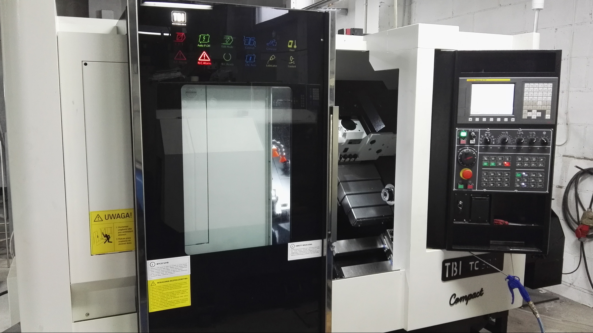 Szeroki zakres maszyn wykorzystywanych do obróbki.