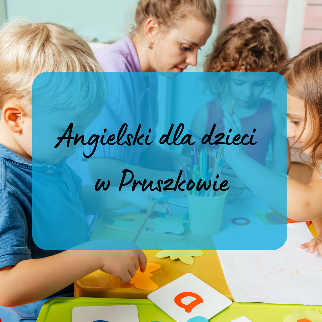 Dzieci z nauczycielem siedzą przy stole, na którym znajdują się kolorowe kartki, kredki i wycinanki, podczas zajęć edukacyjnych.