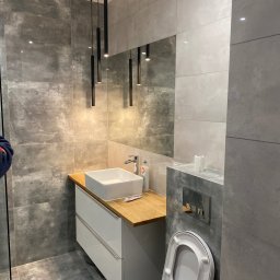 Mateusz Zakrzewski - Układanie Paneli Podłogowych Wrocław