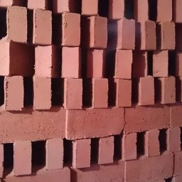 Szukasz wysokiej jakości cegły ceramicznej?
Oferujemy cegłę pełną, klasę 15, idealną do budowy Twojego domu!