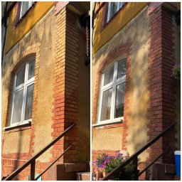 RENOWATOR KAROL PRZEŹDZIĘK - Porównanie fragmentu elewacji budynku przed i po czyszczeniu, widoczne różnice w kolorze i usunięte zabrudzenia na tynku i cegłach.