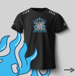 Everglow Paweł Świąć - Czarna koszulka z nadrukiem graficznym przedstawiającym trzech mężczyzn w płomieniach, z napisami 'TEAM' i 'KOSA' oraz nazwą drużyny poniżej, umieszczona na jasnoszarym tle z graficznymi...