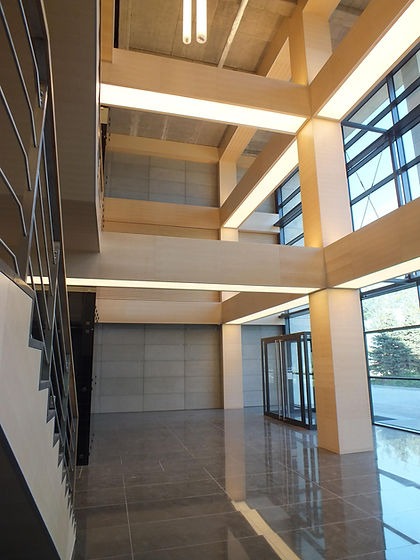 Wnętrza budynku biurowo-produkcyjnego