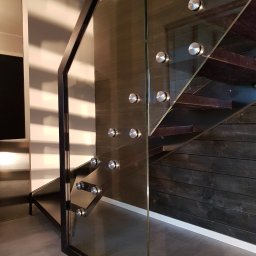 Schody +szyby na rotulach