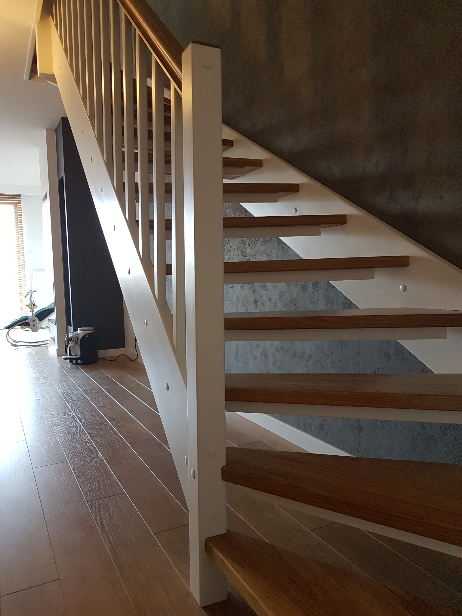 Schody samonośne ażurowe