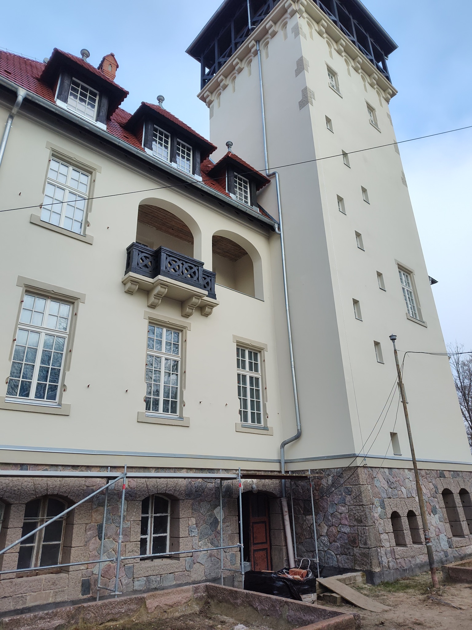 Jedna z naszych większych realizacji, pałac w miejscowości Rogi, wymiana okien na nowe