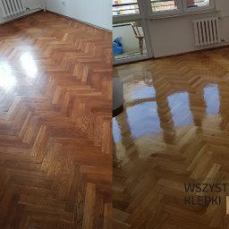 Przedsiębiorstwo Usługowe Marek Waluga - Porównanie parkietu ułożonego w jodełkę przed i po renowacji: matowa, ciemniejsza powierzchnia po lewej stronie i błyszcząca, jaśniejsza po prawej stronie, z widocznym odbiciem okna.
