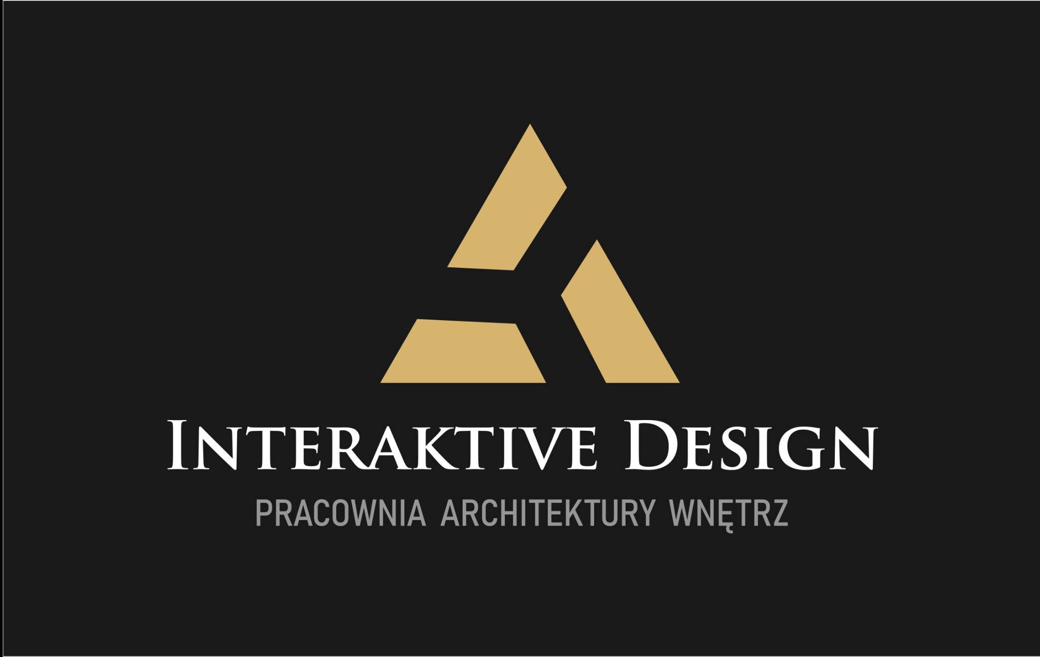 Logo firmy Interaktive Design, pracowni architektury wnętrz, na czarnym tle z złotym symbolem graficznym.