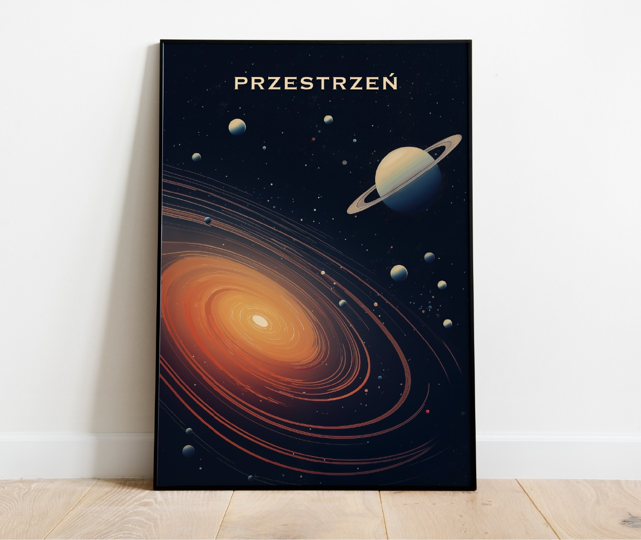 Oprawiony plakat z ilustracją kosmosu, przedstawiającą galaktykę spiralną, planetę Saturn i inne ciała niebieskie na ciemnym tle, z napisem 'PRZESTRZEŃ' u góry.