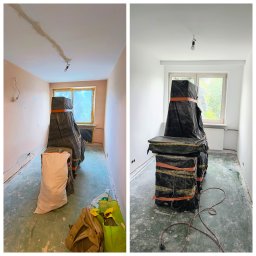 Mar-Gips - Dwa ujęcia tego samego pokoju w trakcie remontu: po lewej ściany w odcieniach różu z widocznymi śladami po naprawach, po prawej świeżo pomalowane na biało. Podłoga zabezpieczona, meble przykryte...