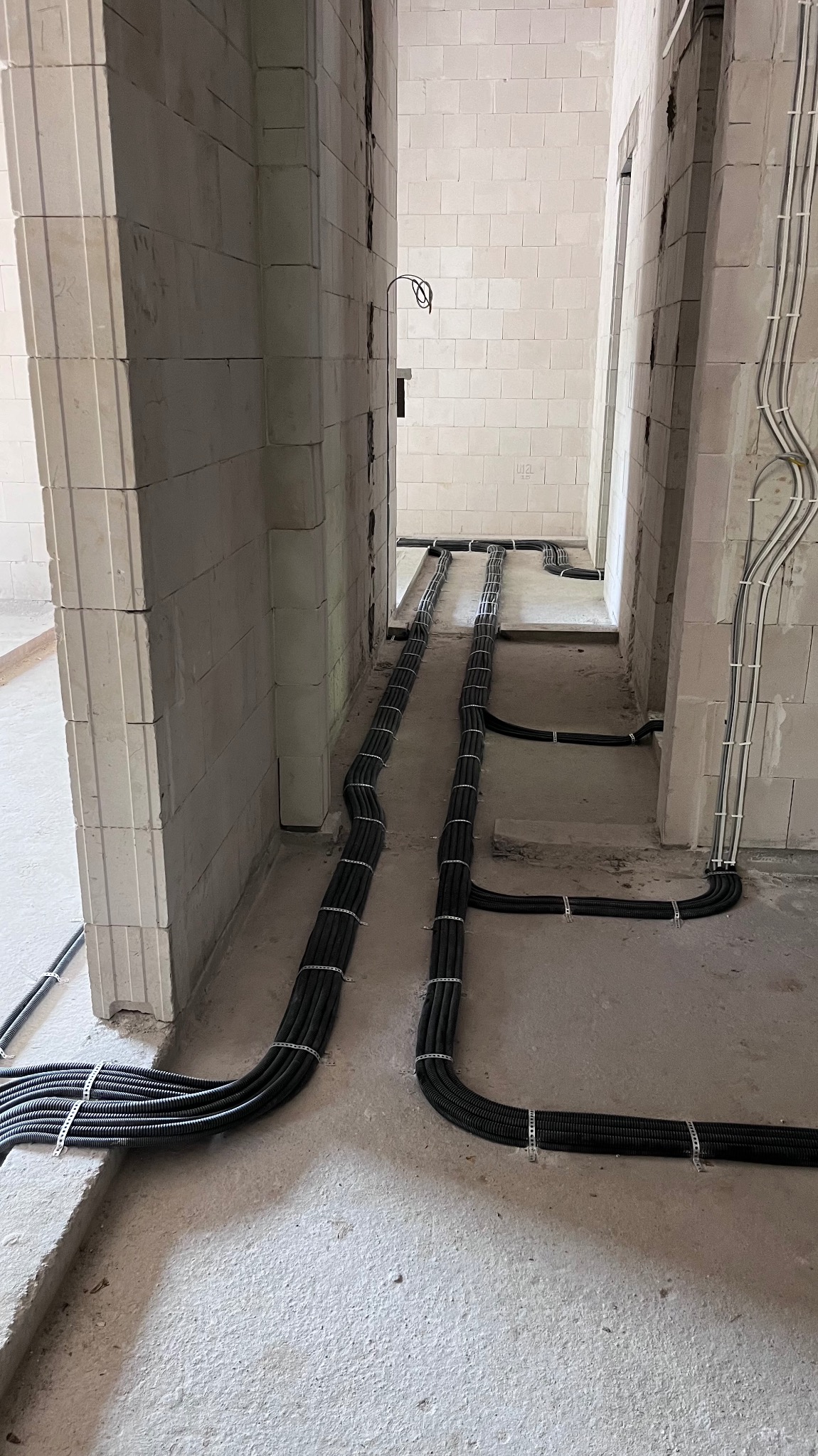 Montaż przewodów w nowym domu