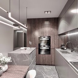 Design Atelier - Wizualizacja nowoczesnej kuchni z marmurowymi blatami, drewnianymi frontami szafek i oświetleniem LED, uzupełniona abstrakcyjnym obrazem na ścianie i dekoracyjnymi wazonami na stole.