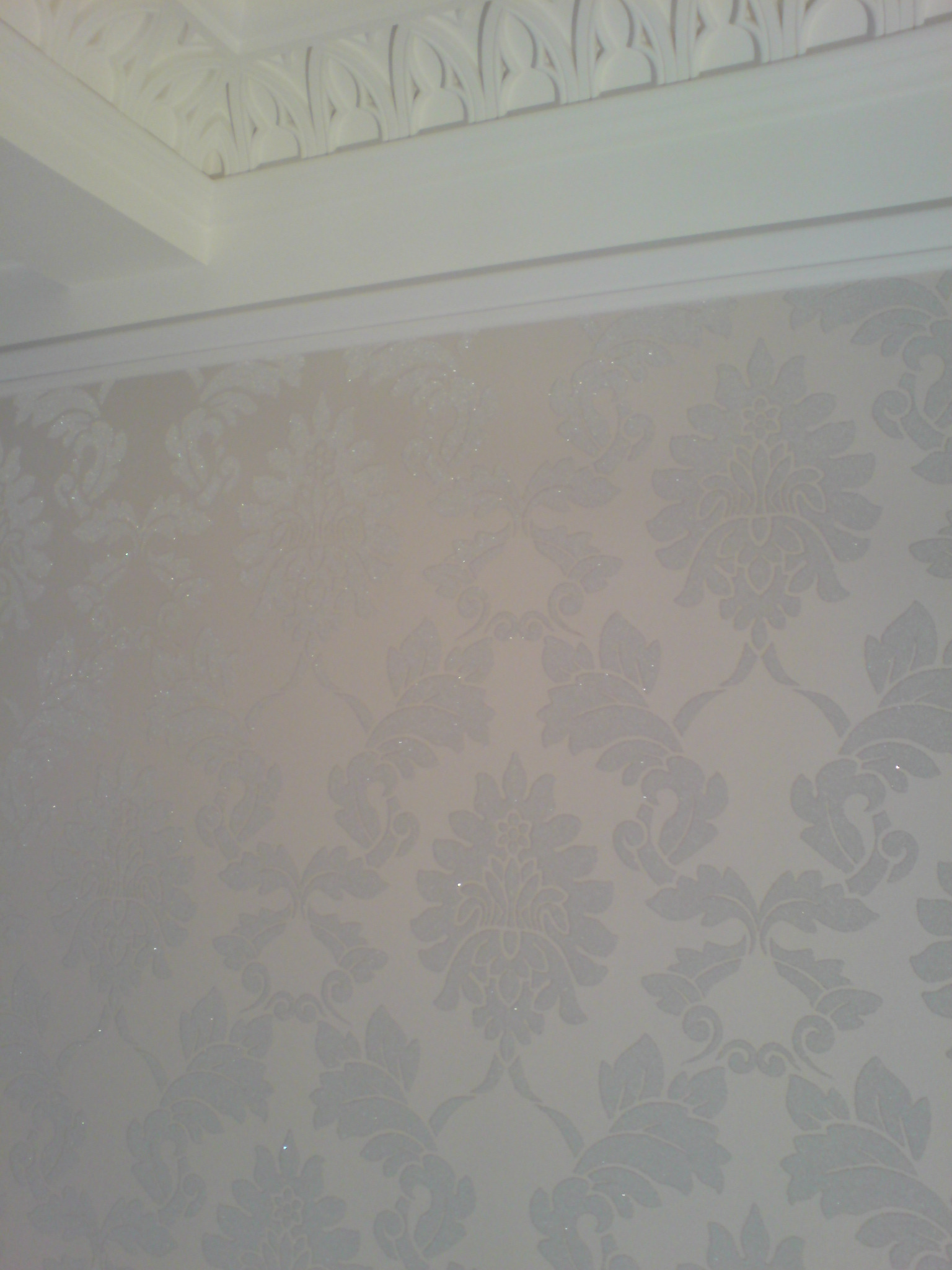 Montaż drogiej tapety Swarovski z kryształkami 1 Rolka, cena około 500 GBP