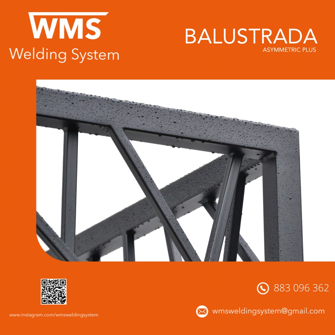 Fragment czarnej, metalowej balustrady z kroplami deszczu, widoczny na tle pomarańczowego tła z logo i danymi kontaktowymi firmy.