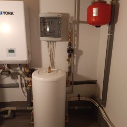 H2PRO - PROFESJONALIZM NA KTÓRY CIĘ STAĆ - Instalacja pompy ciepła typu split w Bydgoszczy. Pompa York o mocy 10 kw