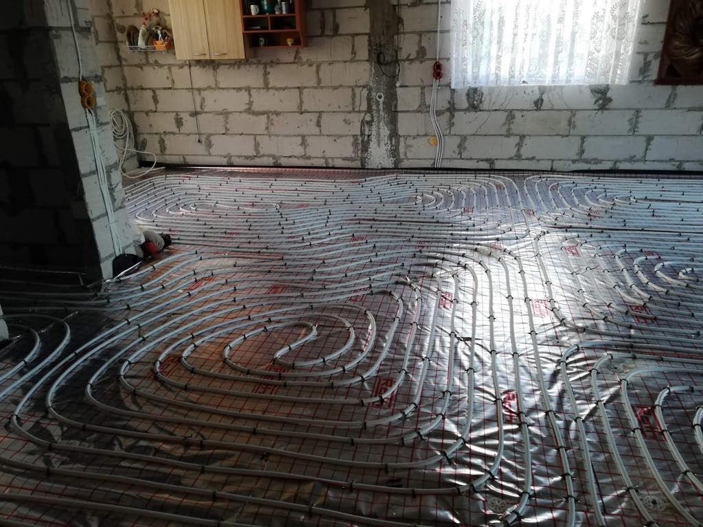Instalacja ogrzewania podłogowego w Lubrańcu,