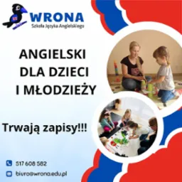 Logo szkoły językowej Wrona z ilustracją wrony z flagą brytyjską, oferta zajęć z angielskiego dla dzieci i młodzieży, kontakt telefoniczny i mailowy, zdjęcia dzieci uczących się i bawiących...