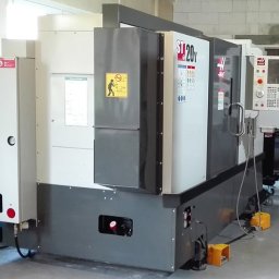 4-osiowe centrum tokarskie.