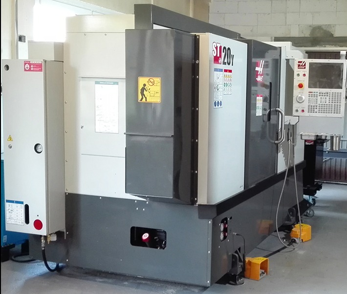 4-osiowe centrum tokarskie.