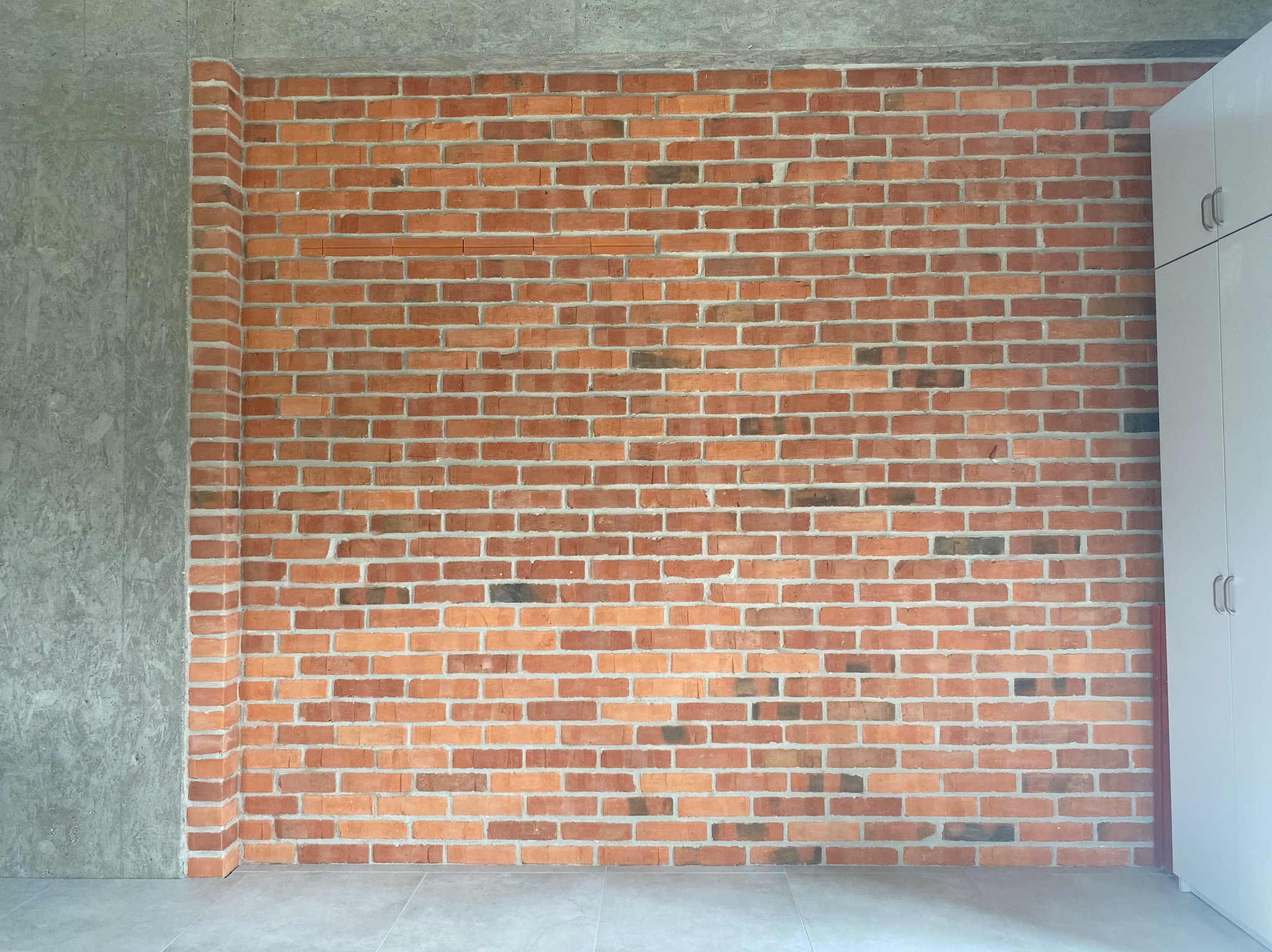 Murowanie z pełnej cegły.