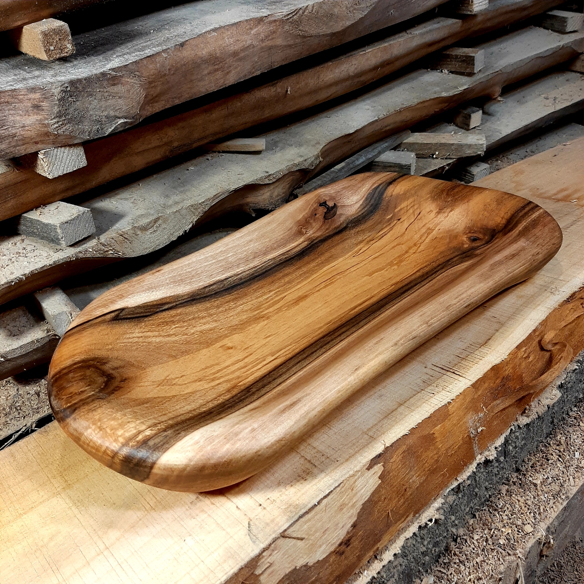 patera z orzecha włoskiego