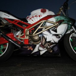 Motocykl pomalowany techniką aerografu