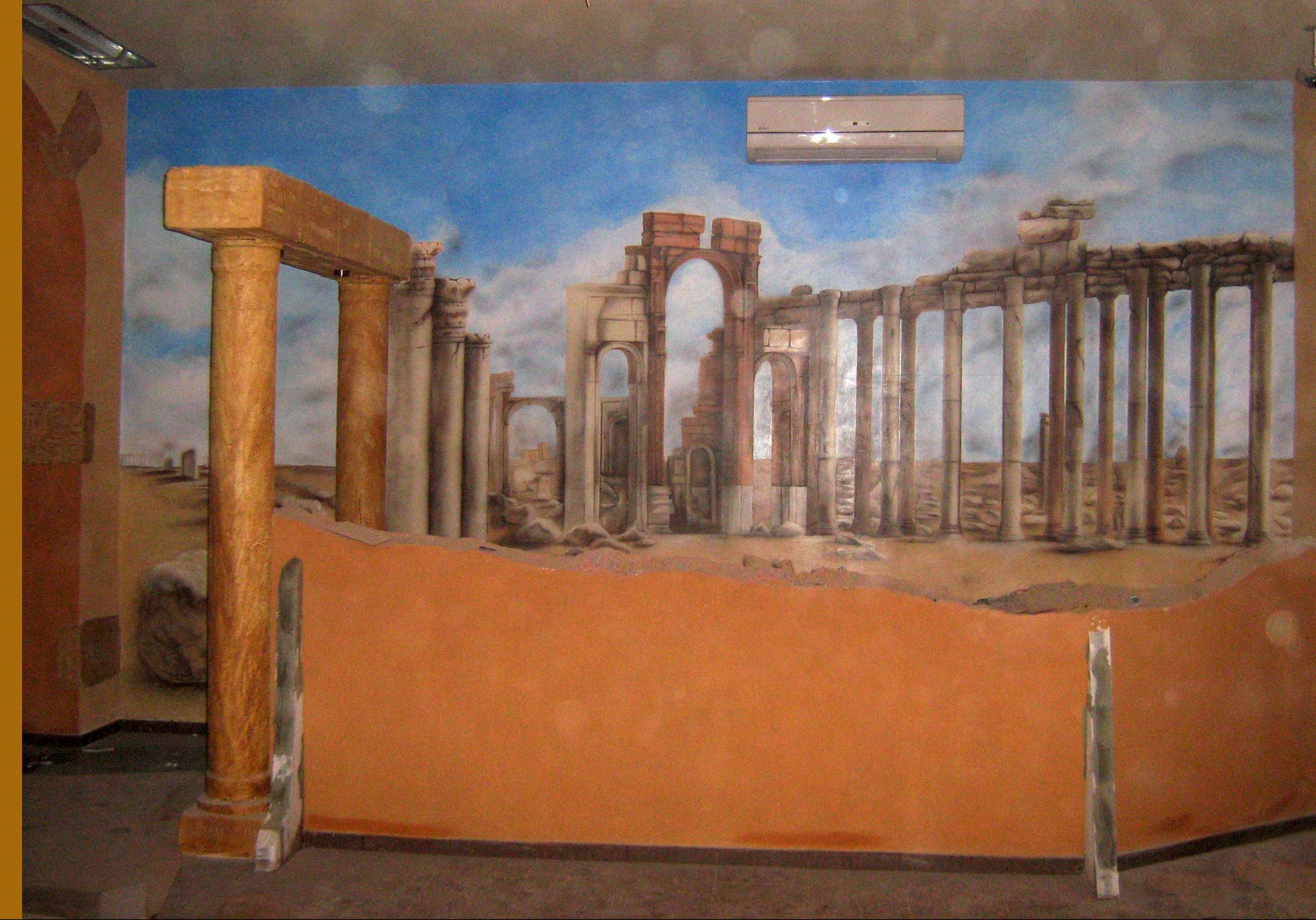 Duży mural zdobiący restauracje