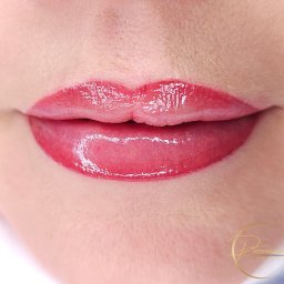 Makijaż permanentny Makijaż okolicznościowy Łódź - Permanent Pretty Maja Bębnowska - Makijaż permanentny ust. Metoda ombre(kontur z cieniowaniem)