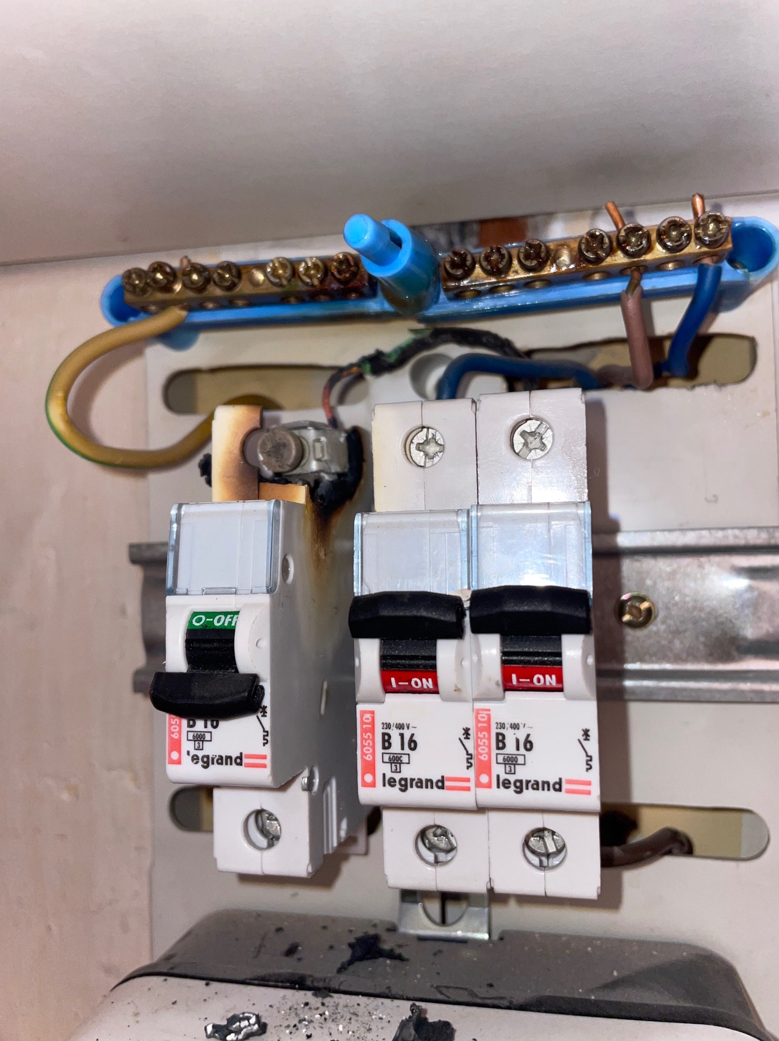 Spalone wyłączniki