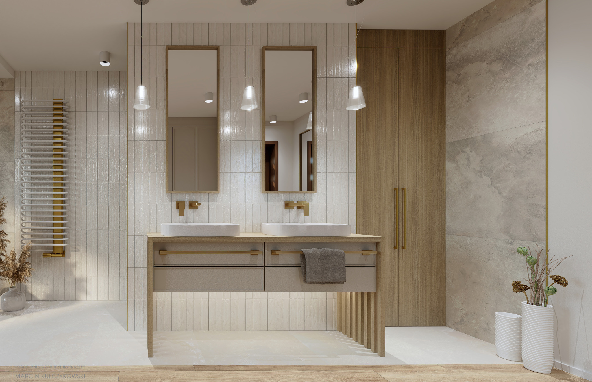 Nowoczesna łazienka z dwoma umywalkami nablatowymi, złotymi bateriami i grzejnikiem drabinkowym, oświetlona wiszącymi lampami o stożkowych kloszach, z drewnianą szafą w tle i dekoracyjnymi wazonami...