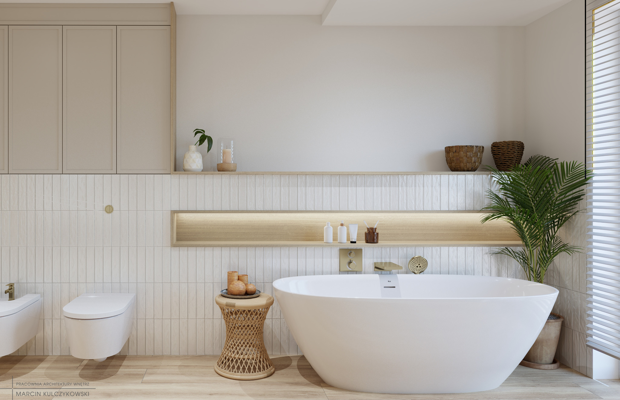 Elegancka, jasna łazienka w Przodkowie z wolnostojącą wanną, minimalistyczną toaletą i bidetem. Uwagę zwraca oświetlona półka z dekoracjami i rośliną, a także rattanowy stolik pomocniczy z świecami.