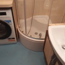 Demontaż starej kabiny , montaż nowej