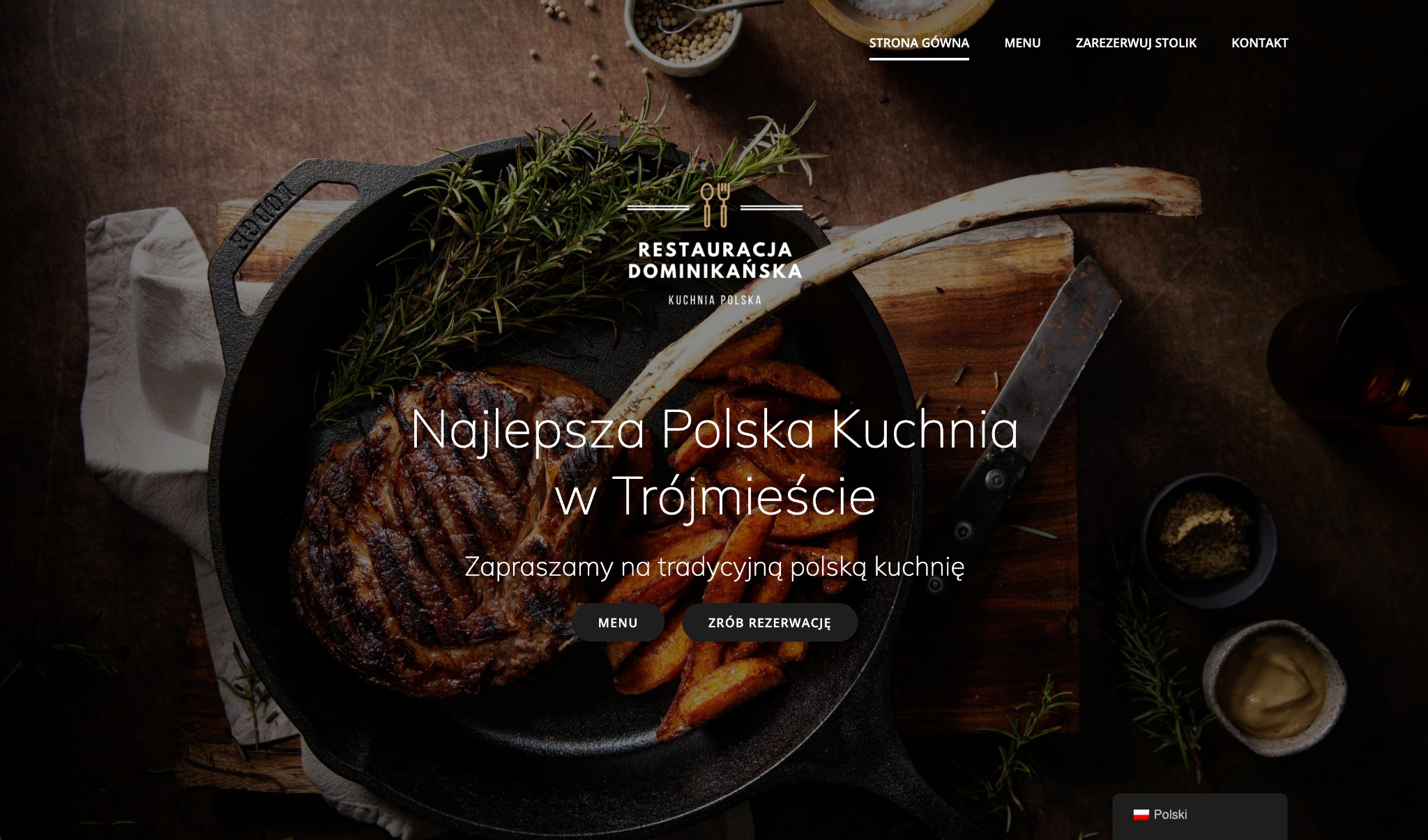Strona internetowa restauracji z wizerunkiem soczystego steka z kością w żeliwnej patelni, frytek, ziół i przypraw na drewnianym tle, prezentująca polską kuchnię w Trójmieście.