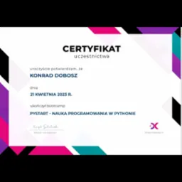 Certyfikat ukończenia bootcampu Pystart z nauki programowania w Pythonie dla Konrada Dobosza, wydany 21 kwietnia 2023 roku.