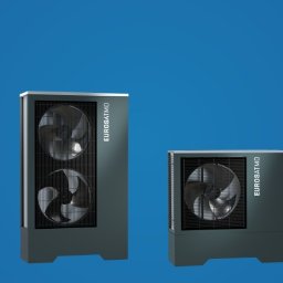 Euros Energy Sp. z o.o JN - Gama różnych modeli urządzeń grzewczych w kolorze grafitowym, z widocznymi nazwami producenta i oznaczeniami modelu, ustawionych na jednolitym niebieskim tle.