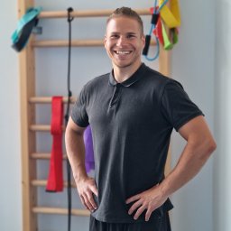 Bartosz Ważyński - Terapia manualna i ćwiczenia - Poprawiam zdrowie i ruchomość moich pacjentów poprzez terapie manualną oraz ćwiczenia zwiększające zakresy ruchu.