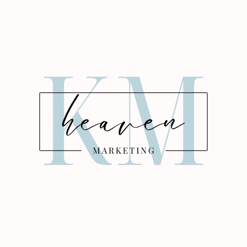 Eleganckie logo 'Heaven Marketing' z inicjałami KM w tle, czarna ramka i delikatna czcionka na kremowym tle.