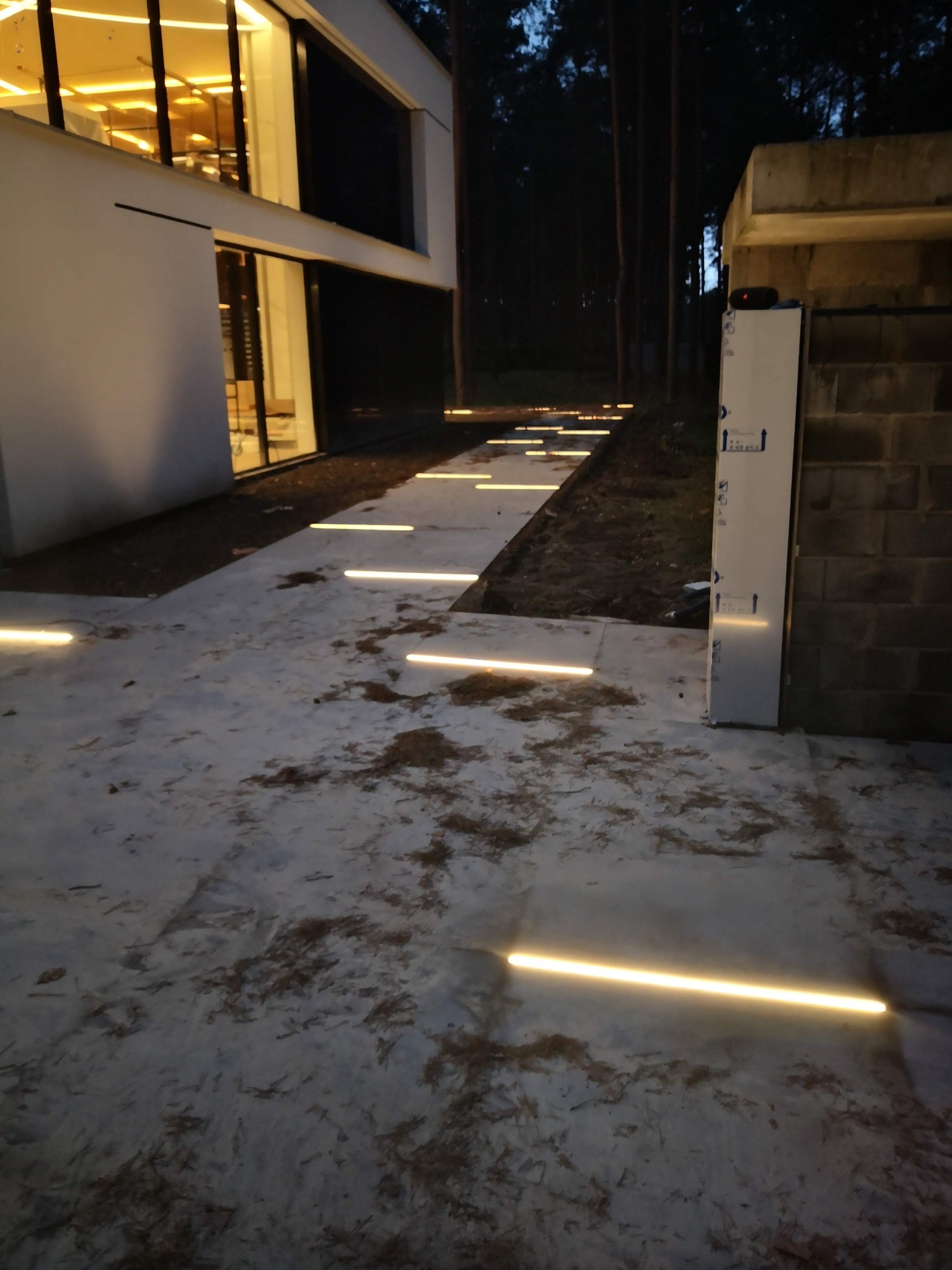 Montaż oświetlenie zewnętrznego